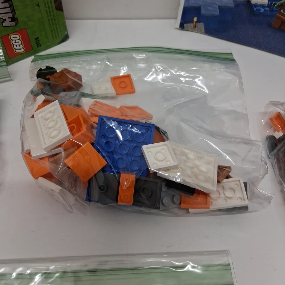 LEGO Minecraft: The‎ Fox Lodge (21178)
